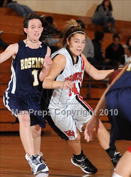 Thumbnail 2 in Rosemont vs. Bella Vista (Jimmy V Classic) photogallery.