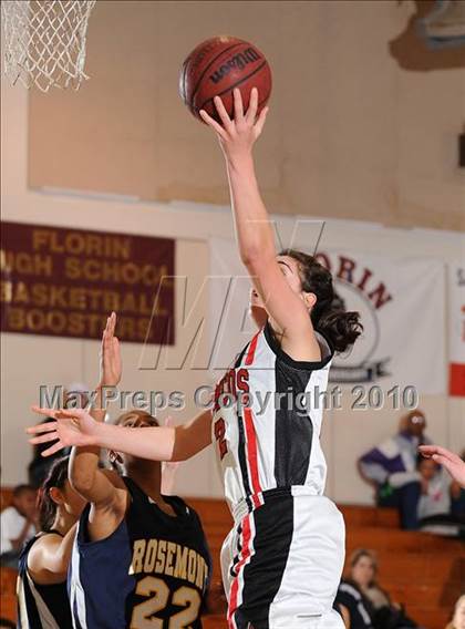 Thumbnail 3 in Rosemont vs. Bella Vista (Jimmy V Classic) photogallery.