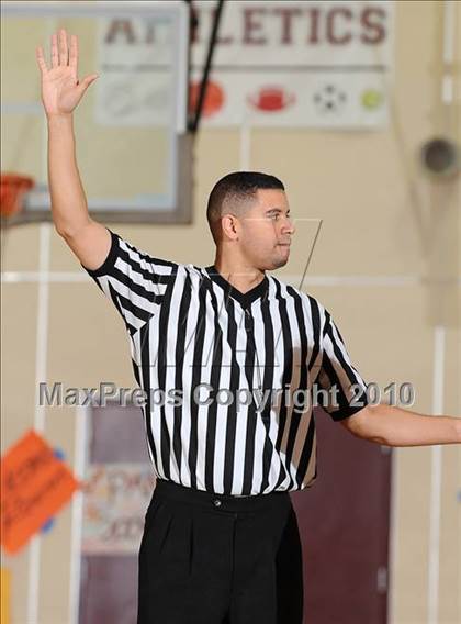 Thumbnail 3 in Rosemont vs. Bella Vista (Jimmy V Classic) photogallery.