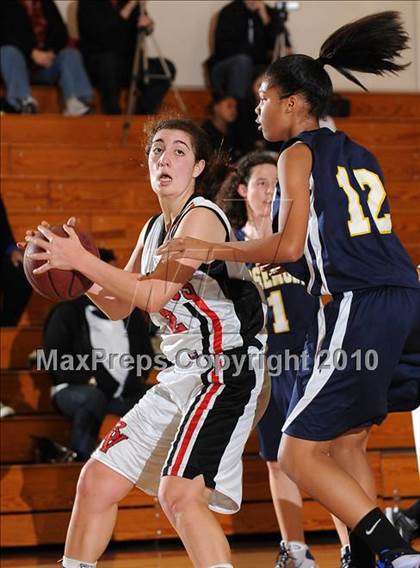 Thumbnail 2 in Rosemont vs. Bella Vista (Jimmy V Classic) photogallery.