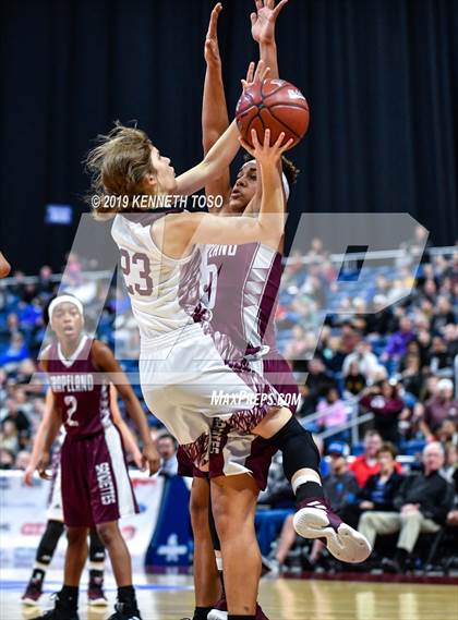 Thumbnail 2 in Martins Mill vs. Grapeland (UIL 2A Final) photogallery.