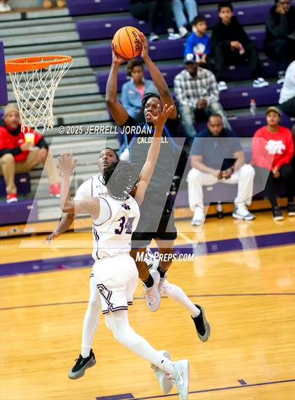 Thumbnail 3 in Caldwell Academy vs Broughton (John Wall Holiday Invitational) photogallery.