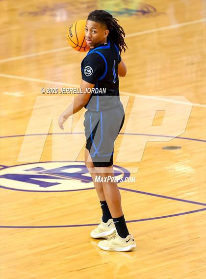 Thumbnail 2 in Caldwell Academy vs Broughton (John Wall Holiday Invitational) photogallery.