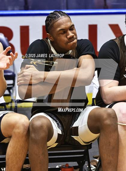 Thumbnail 2 in East Rochester @ Avon (NYSPHSAA CLASS B2 FINAL) photogallery.