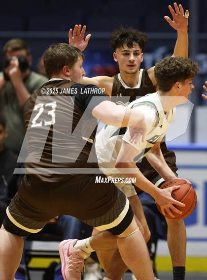Thumbnail 3 in East Rochester @ Avon (NYSPHSAA CLASS B2 FINAL) photogallery.