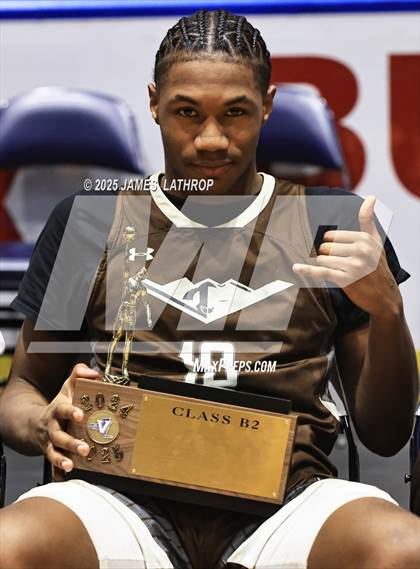 Thumbnail 1 in East Rochester @ Avon (NYSPHSAA CLASS B2 FINAL) photogallery.