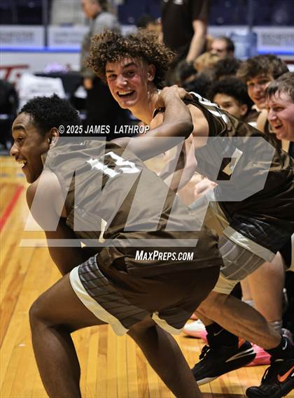 Thumbnail 1 in East Rochester @ Avon (NYSPHSAA CLASS B2 FINAL) photogallery.