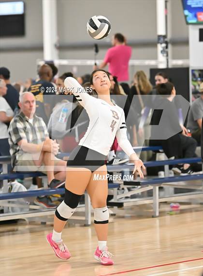 Thumbnail 3 in La Cueva vs. Bishop's (Nike TOC Southwest) photogallery.