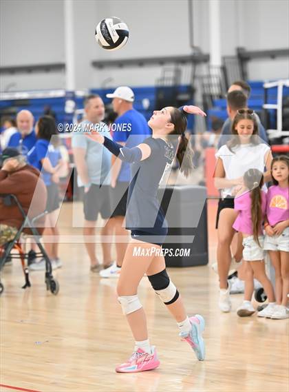 Thumbnail 1 in La Cueva vs. Bishop's (Nike TOC Southwest) photogallery.