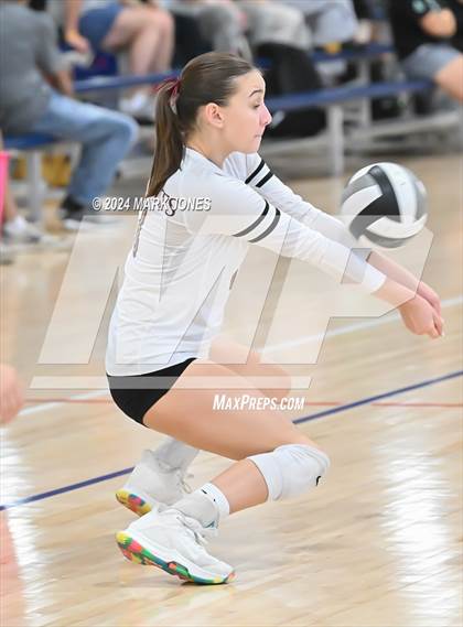 Thumbnail 2 in La Cueva vs. Bishop's (Nike TOC Southwest) photogallery.