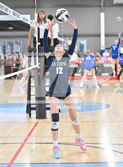 Thumbnail 1 in La Cueva vs. Bishop's (Nike TOC Southwest) photogallery.