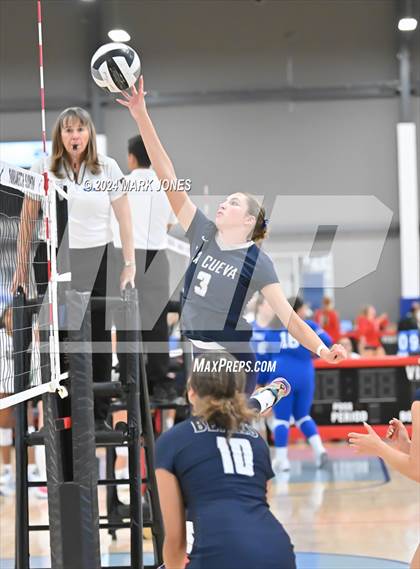 Thumbnail 2 in La Cueva vs. Bishop's (Nike TOC Southwest) photogallery.