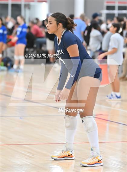 Thumbnail 3 in La Cueva vs. Bishop's (Nike TOC Southwest) photogallery.