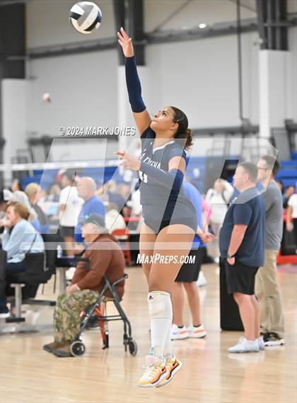 Thumbnail 3 in La Cueva vs. Bishop's (Nike TOC Southwest) photogallery.