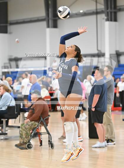 Thumbnail 2 in La Cueva vs. Bishop's (Nike TOC Southwest) photogallery.