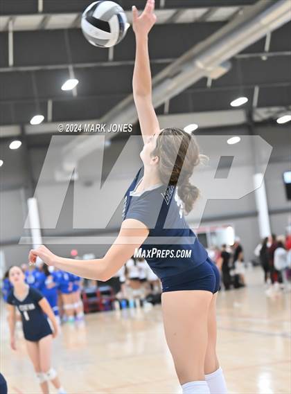 Thumbnail 1 in La Cueva vs. Bishop's (Nike TOC Southwest) photogallery.
