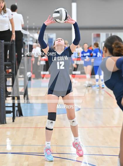 Thumbnail 3 in La Cueva vs. Bishop's (Nike TOC Southwest) photogallery.