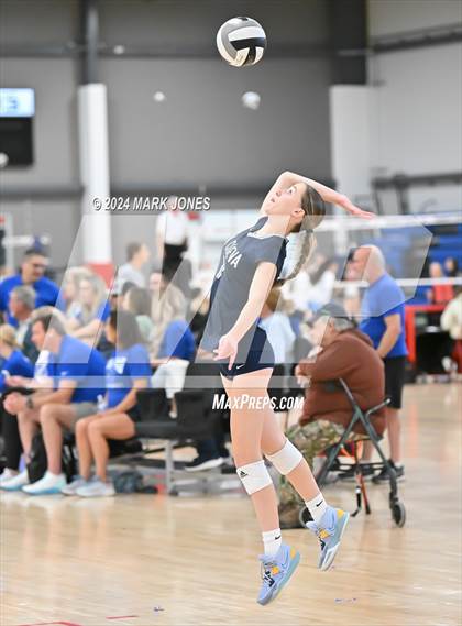 Thumbnail 1 in La Cueva vs. Bishop's (Nike TOC Southwest) photogallery.
