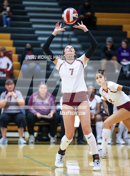 Thumbnail 1 in McKinney North vs. Red Oak (UIL 5A Bi-District) photogallery.