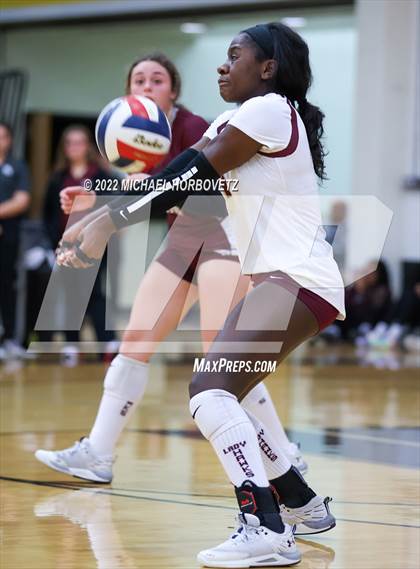 Thumbnail 3 in McKinney North vs. Red Oak (UIL 5A Bi-District) photogallery.