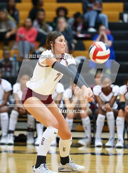 Thumbnail 1 in McKinney North vs. Red Oak (UIL 5A Bi-District) photogallery.