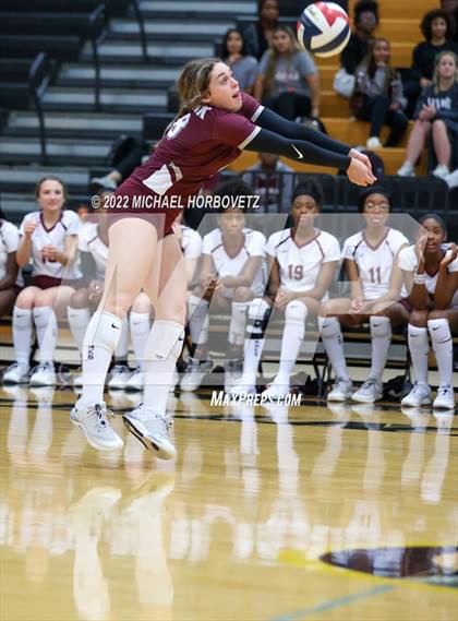 Thumbnail 3 in McKinney North vs. Red Oak (UIL 5A Bi-District) photogallery.
