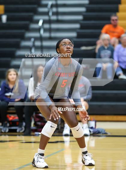 Thumbnail 2 in McKinney North vs. Red Oak (UIL 5A Bi-District) photogallery.