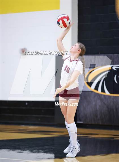 Thumbnail 2 in McKinney North vs. Red Oak (UIL 5A Bi-District) photogallery.