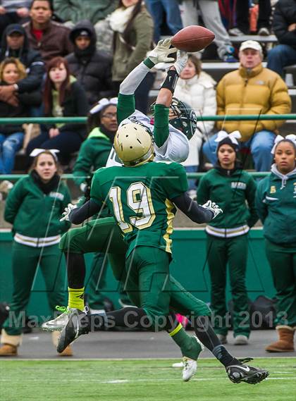 Thumbnail 3 in Bishop Hendricken vs. Cranston East (RIIL Division 1 Final) photogallery.