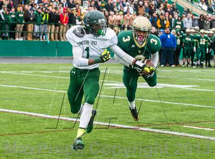 Thumbnail 3 in Bishop Hendricken vs. Cranston East (RIIL Division 1 Final) photogallery.