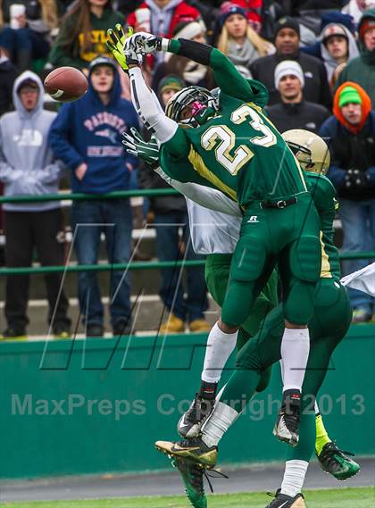 Thumbnail 3 in Bishop Hendricken vs. Cranston East (RIIL Division 1 Final) photogallery.