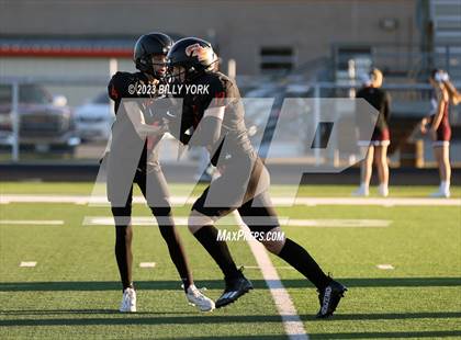 Thumbnail 3 in Grand Saline vs Troup photogallery.