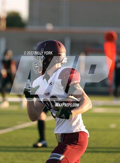Thumbnail 1 in Grand Saline vs Troup photogallery.