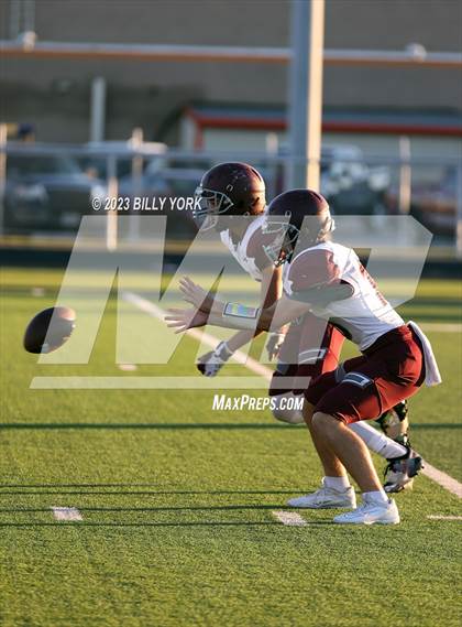 Thumbnail 3 in Grand Saline vs Troup photogallery.