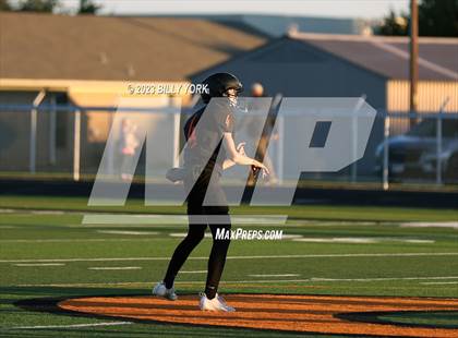 Thumbnail 3 in Grand Saline vs Troup photogallery.