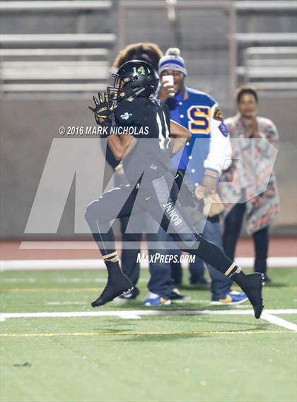 Thumbnail 1 in Narbonne vs. Dorsey (CIF LACS Division I Playoff) photogallery.