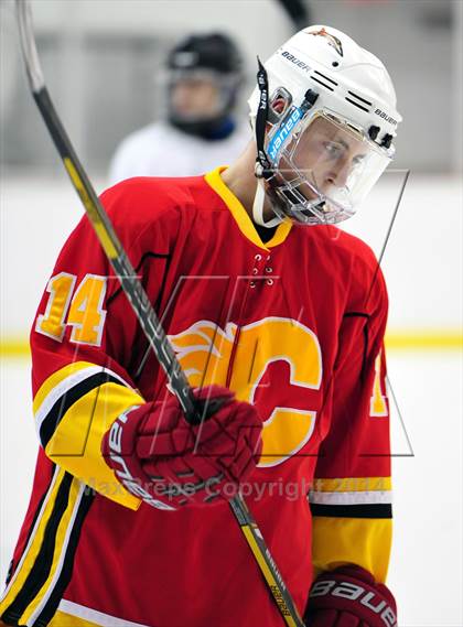Thumbnail 3 in Holy Cross vs. Chaminade  photogallery.