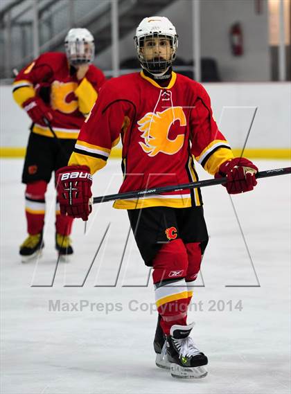 Thumbnail 3 in Holy Cross vs. Chaminade  photogallery.