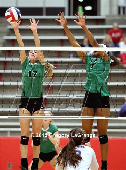 Thumbnail 3 in Allen vs. Carroll  photogallery.