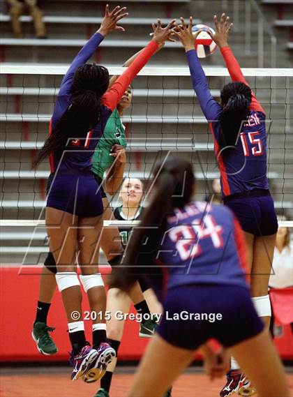 Thumbnail 3 in Allen vs. Carroll  photogallery.