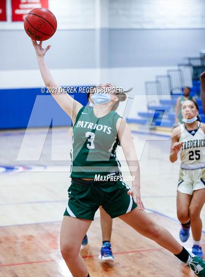Thumbnail 1 in George Washington vs Frederick (Warrior Challenge) photogallery.