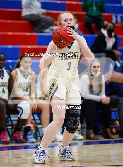 Thumbnail 2 in George Washington vs Frederick (Warrior Challenge) photogallery.