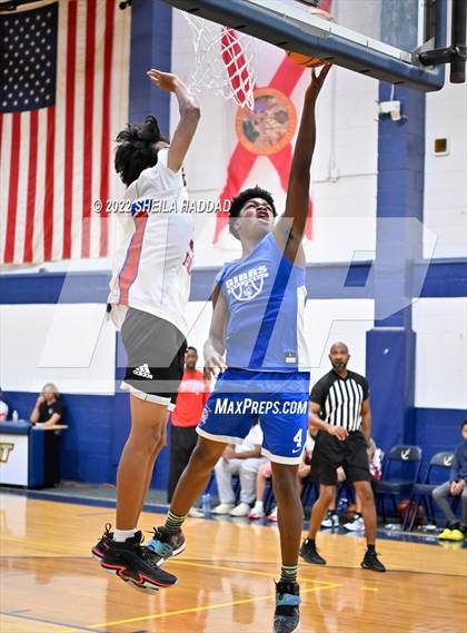 Thumbnail 1 in Gibbs vs Pinellas Park (The Hoop Vibe) photogallery.