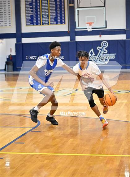 Thumbnail 2 in Gibbs vs Pinellas Park (The Hoop Vibe) photogallery.