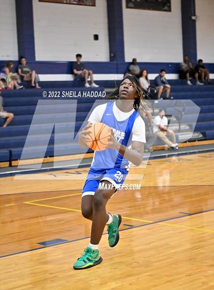 Thumbnail 3 in Gibbs vs Pinellas Park (The Hoop Vibe) photogallery.