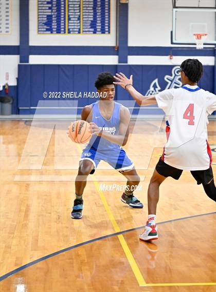 Thumbnail 3 in Gibbs vs Pinellas Park (The Hoop Vibe) photogallery.