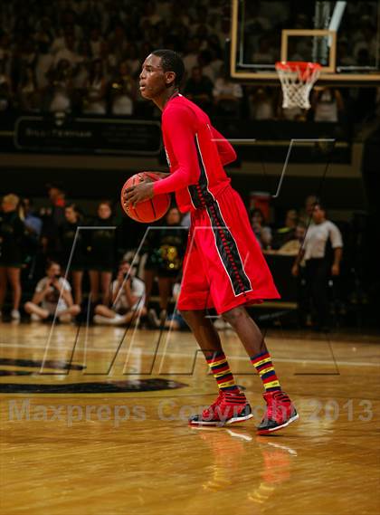 Thumbnail 1 in Eaglecrest vs. Mountain Vista (CHSAA 5A Final Four) photogallery.