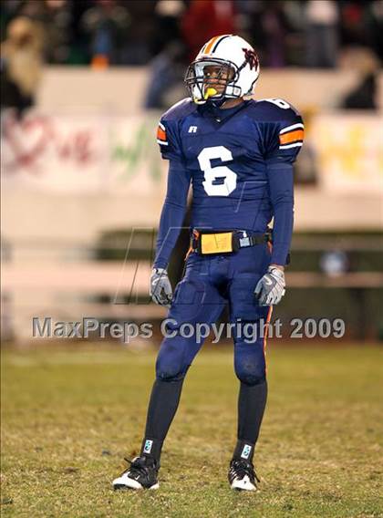 Thumbnail 1 in Wayne County vs. West Point (MHSAA Class 5A Final) photogallery.