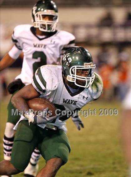 Thumbnail 3 in Wayne County vs. West Point (MHSAA Class 5A Final) photogallery.