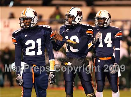 Thumbnail 3 in Wayne County vs. West Point (MHSAA Class 5A Final) photogallery.
